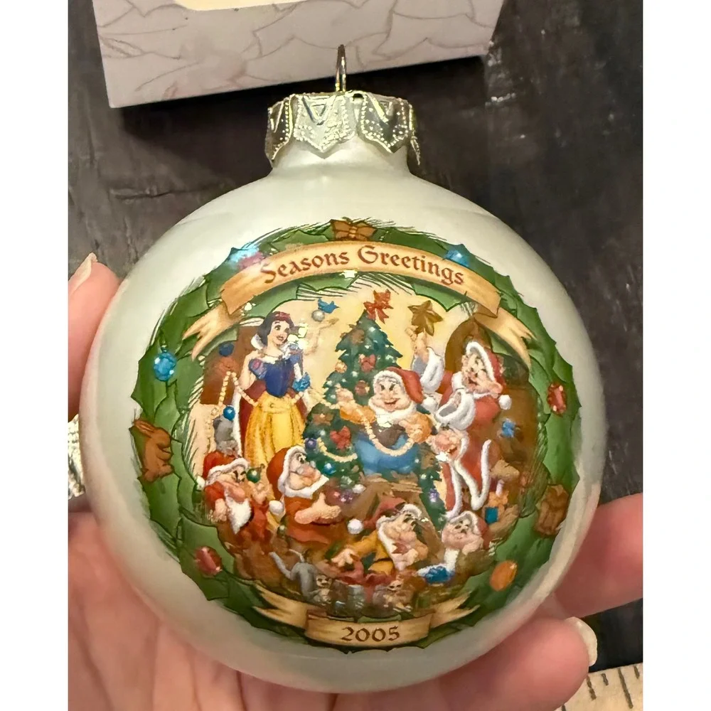 Disney Ornament Snow White Seven Dwarfs 2005 Glass Christmas Through The Years